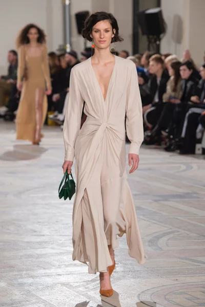 Look 23